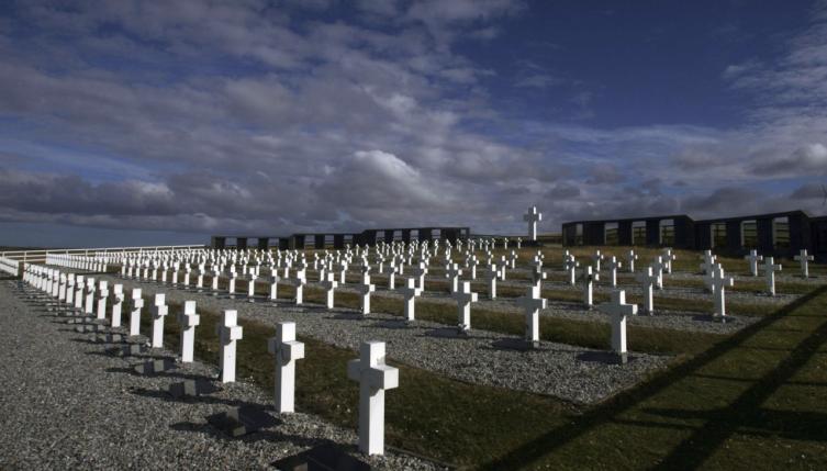 Malvinas: hallaron restos de cinco combatientes argentinos no identificados