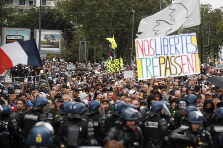 Los franceses siguen rechazando el pasaporte sanitario