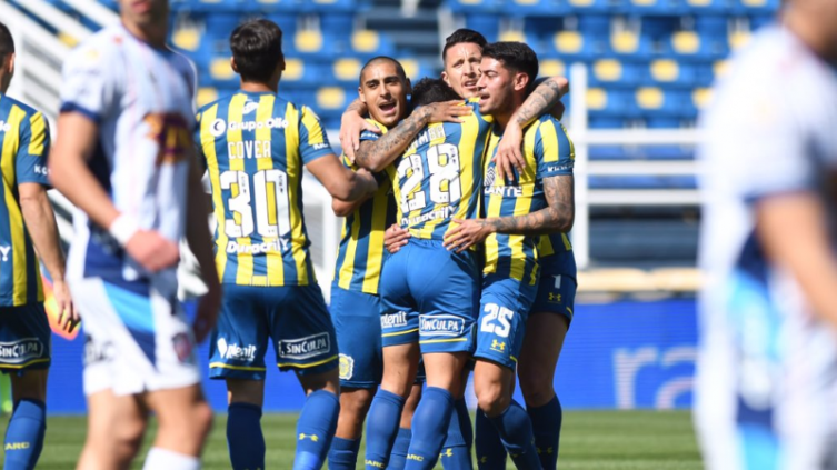 Central goleó 4 a 0 a Arsenal y salió del fondo