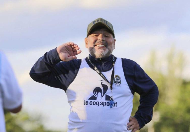 Caso Maradona: falsificaron la firma de Diego en las planillas de control