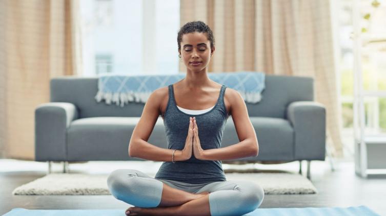 Con la meditación, la mente humana puede surfear mejor la pandemia del COVID-19