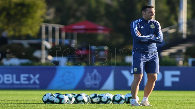 Scaloni ya tiene 27 futbolistas en Venezuela