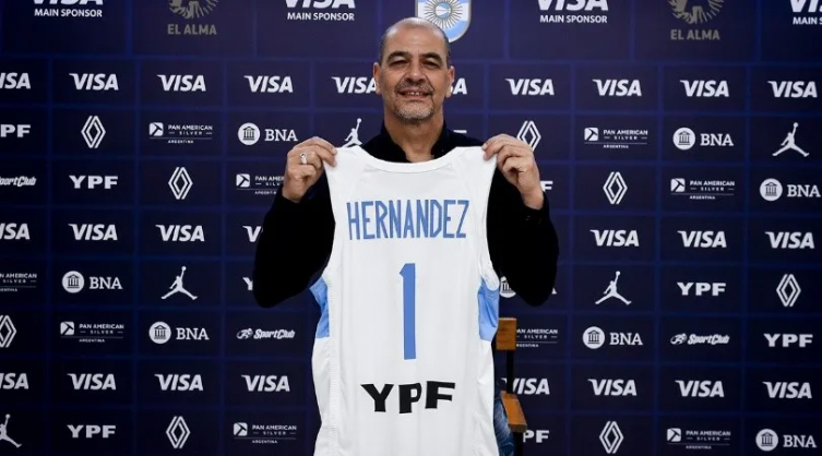 Se oficializó la salida de Sergio Hernández de la Selección