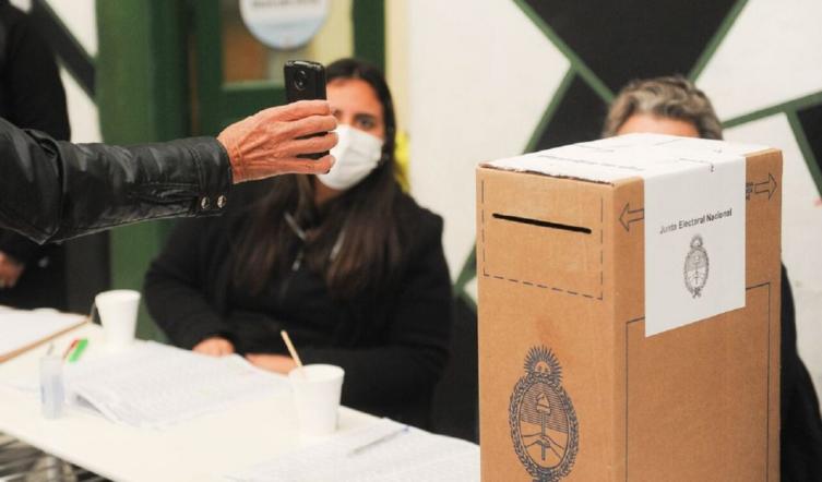 Santa Fe: cerraron los comicios y estiman que votó el 65 por ciento del padrón 