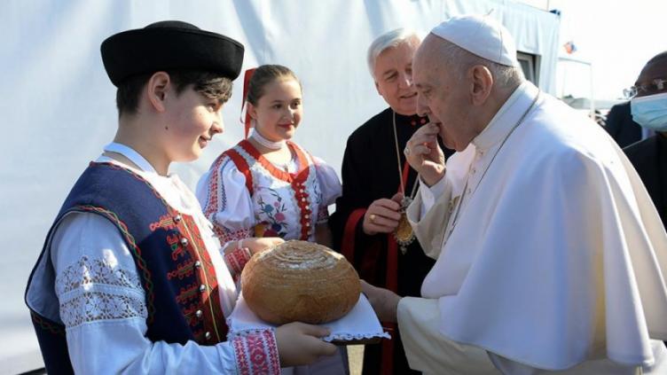 Francisco pidió que el cristianismo no se transforme en 
