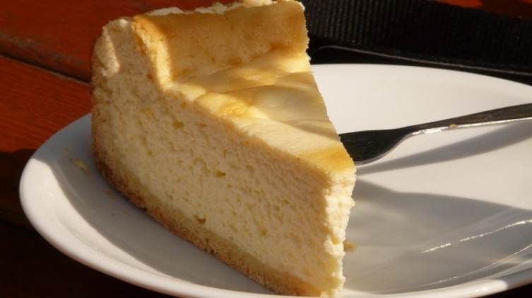Tarta de queso exprés dulce y cremosa