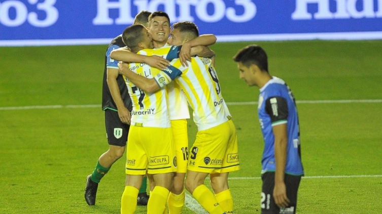 Central lo dio vuelta al final en Banfield con doblete de Ruben