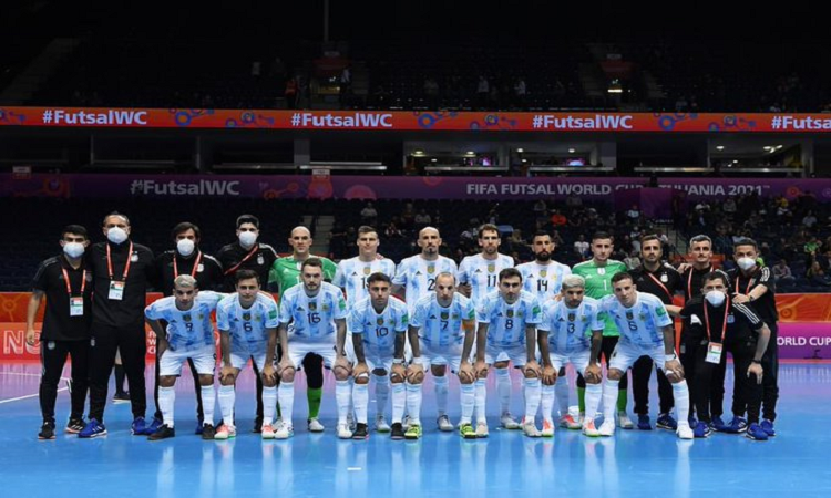 La Selección de futsal festeja al ritmo de Maradona