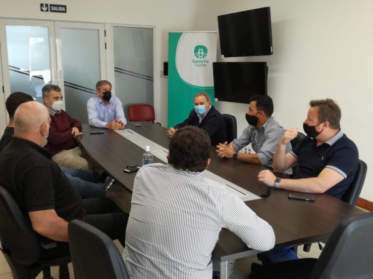 Jatón reunió a propietarios de boliches