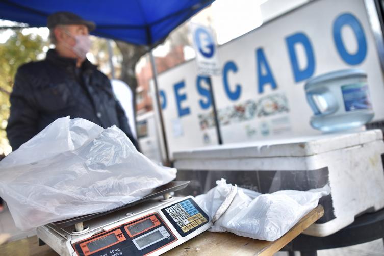 Sigue la venta de pescado de mar a precios populares 