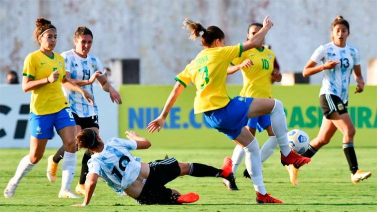 Fútbol femenino: Argentina perdió ante Brasil en un amistoso