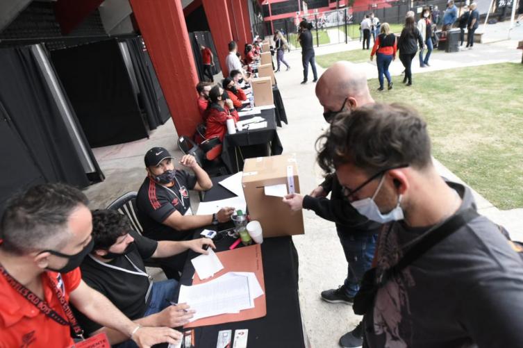 Newell's cerró su votación con gran participación societaria