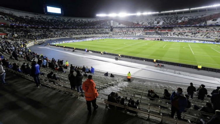 Cada vez más cerca el público en el fútbol argentino