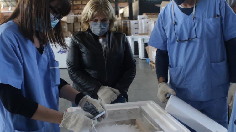 La provincia recibió el primer lote de vacunas Pfizer