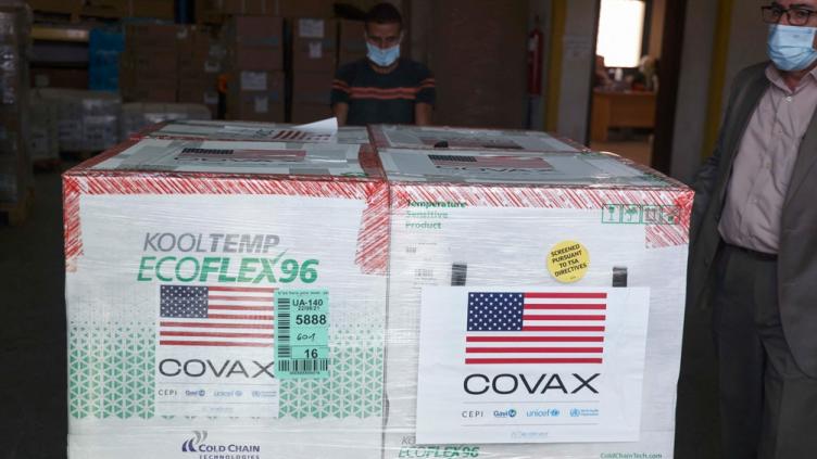 Estados Unidos donará 500 millones de vacunas a países con menos recursos