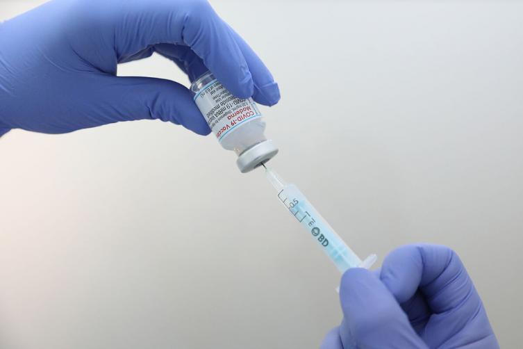El CEO de Pfizer pronosticó cuándo terminará finalmente la pandemia de coronavirus