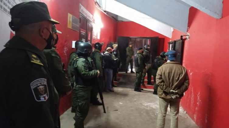 Encontraron un búnker de la barra brava dentro del Coloso Marcelo Bielsa