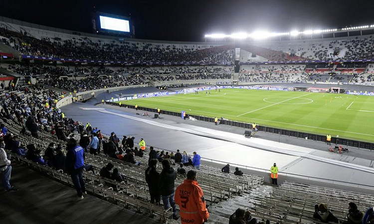 Vuelve el público al fútbol: requisitos para poder entrar a los estadios
