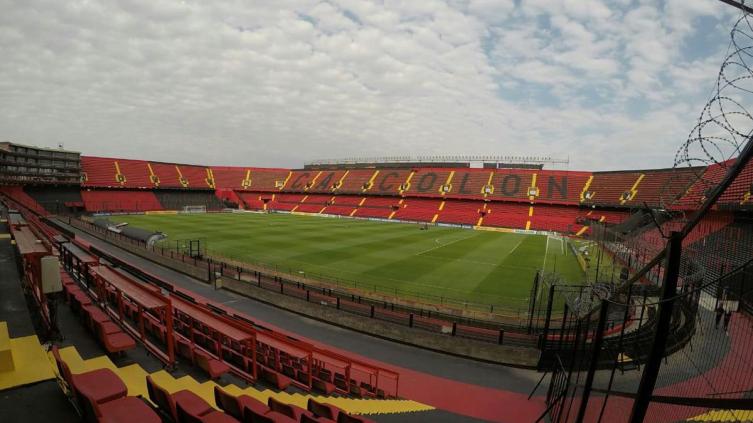 En sus redes sociales, Colón genera expectativa en sus hinchas 