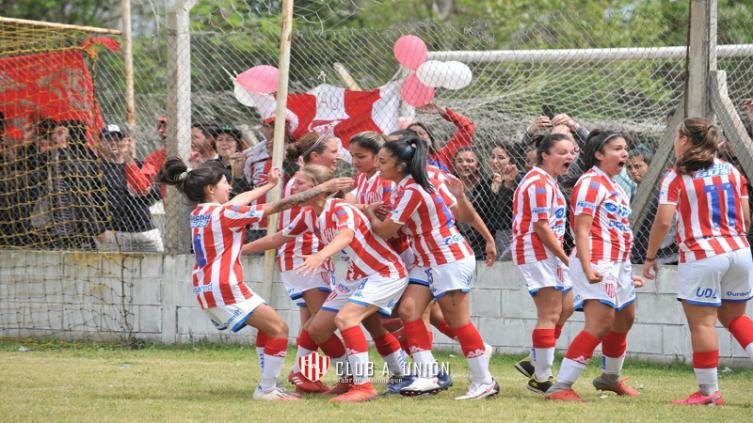 Fútbol femenino: Unión goleó a Colón y es campeón