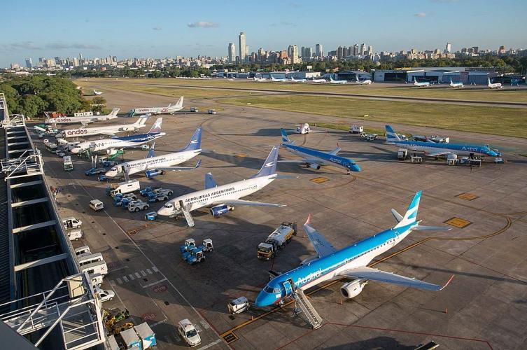 El Gobierno eliminará los cupos para el ingreso de pasajeros del exterior