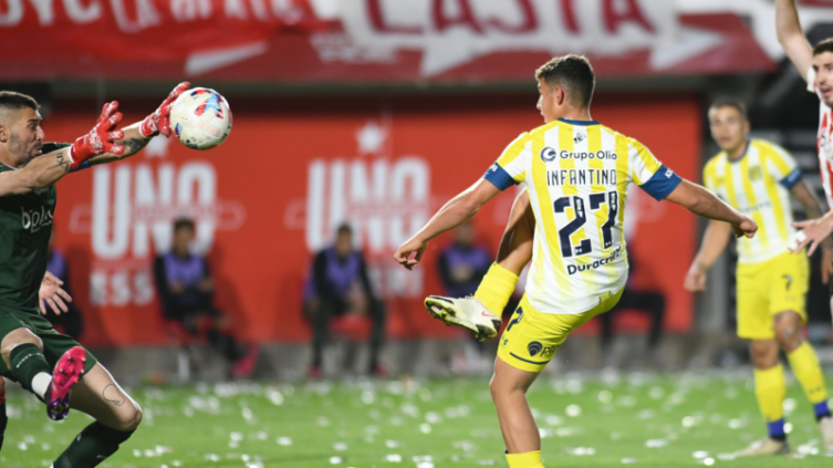 Central dejó escapar una victoria ante Estudiantes en la última jugada