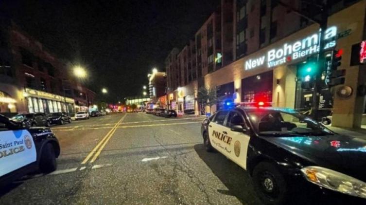 Una mujer muerta y 14 heridos tras un tiroteo en un bar de Minnesota
