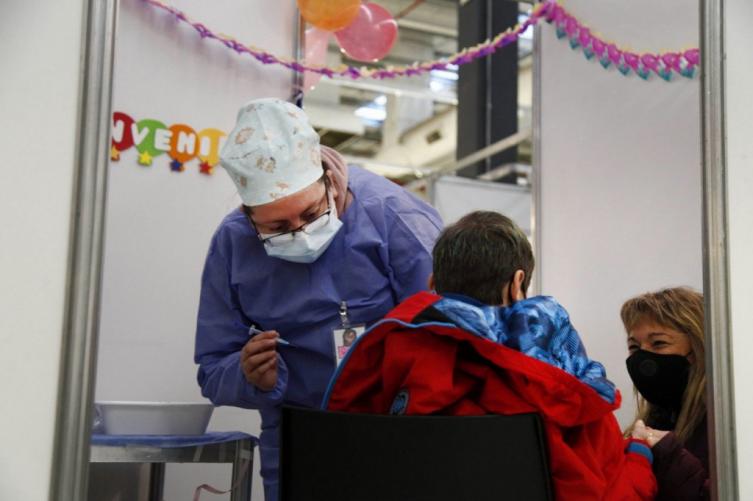 Comenzó la vacunación de niños de entre 3 y 11 años con comorbilidades
