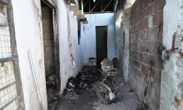 Cuatro víctimas fatales al incendiarse una vivienda 
