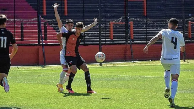 La Reserva de Colón le ganó al líder Estudiantes