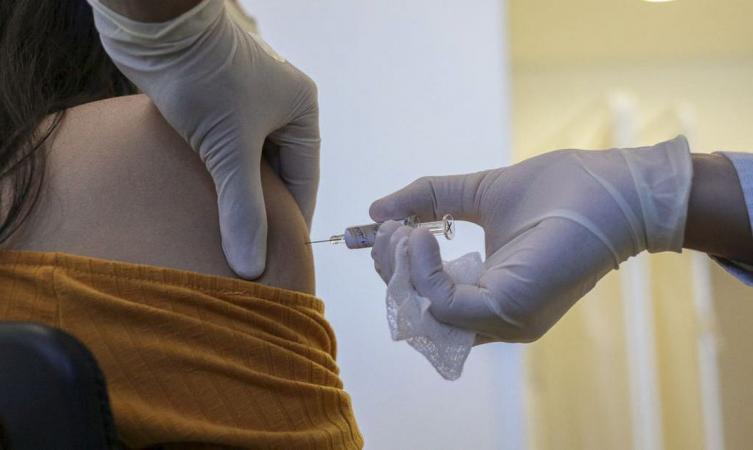Brasil: científicos alertan sobre riesgo de falta de vacunación a menores