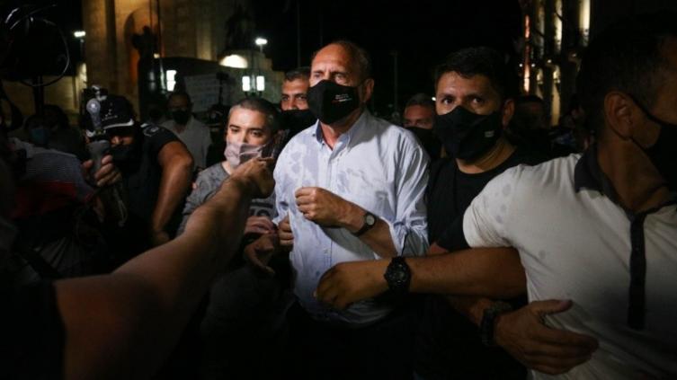 Vecinos increparon a Javkin y Perotti en la marcha por seguridad