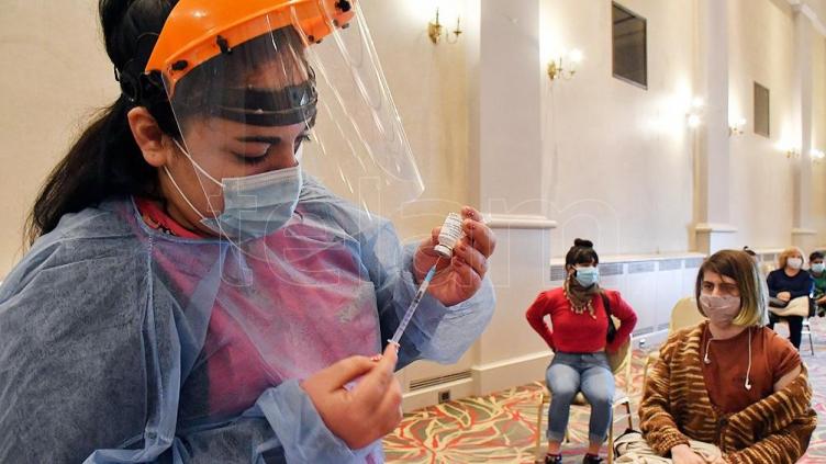 En Córdoba comenzarán a aplicar terceras dosis de vacunas