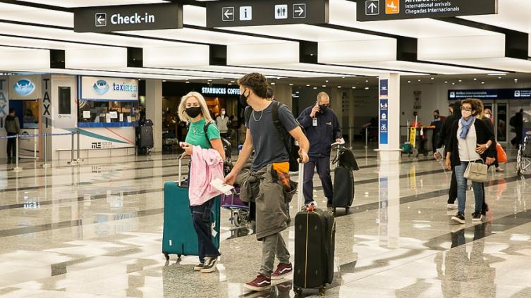 Los turistas extranjeros podrán ingresar al país con esquema de vacunación completo