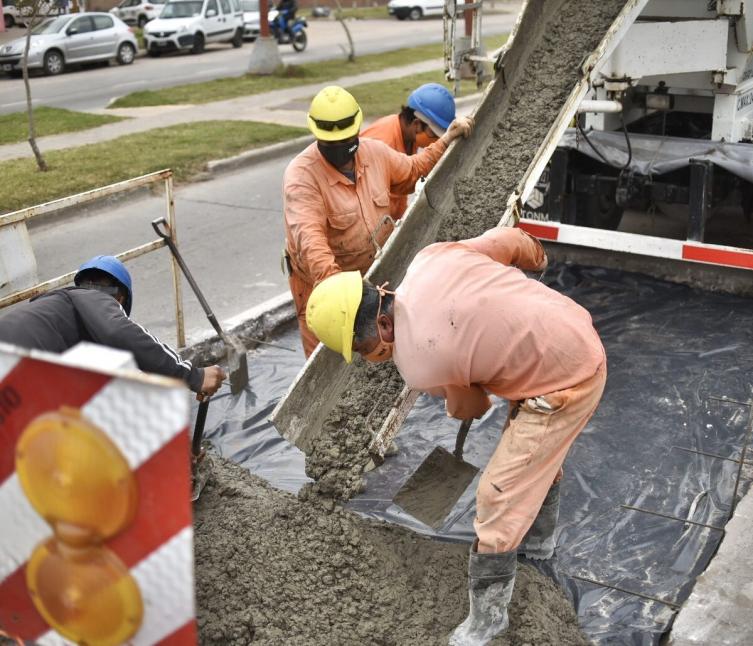 Trabajos de iluminación y bacheo para este lunes