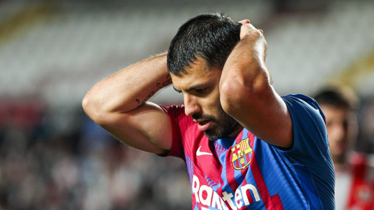 Sergio Agüero estará tres meses sin jugar por la arritmia 