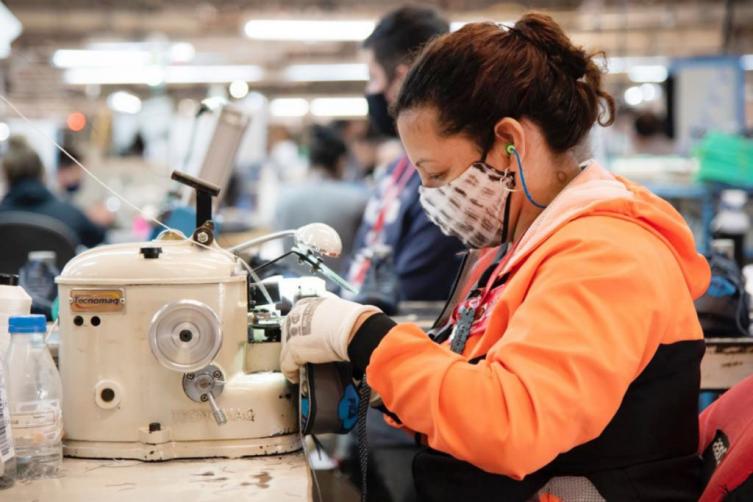 En agosto, el empleo subió 0,5% con relación al mes anterior