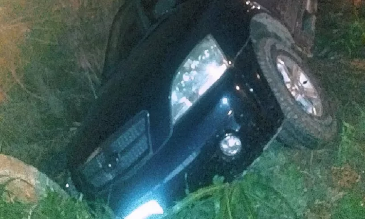 Un auto terminó dentro de un zanjón 