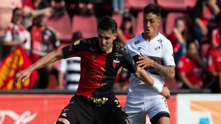 Colón goleó a Platense y sigue haciéndose fuerte en el Cementerio