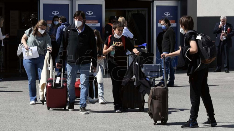 Reapertura a turistas y protocolo más flexible para los comicios