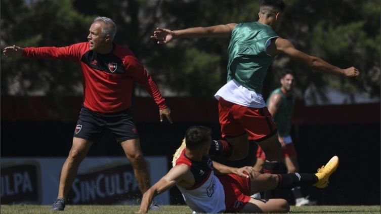 Newell's se prepara para jugar ante Arsenal