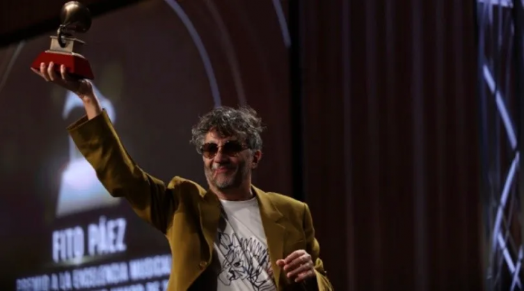Fito Páez recibió el Grammy Latino a la Excelencia Musical