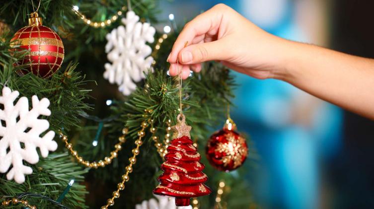 ¿Cuánto cuesta armar el arbolito de Navidad este año?