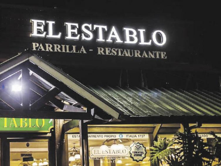 Atentado en un local gastronómico repleto de gente