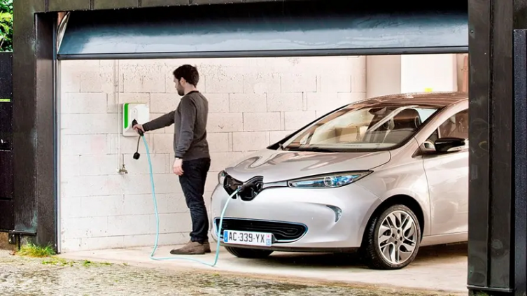 Reino Unido exigirá instalar puntos de recarga para coches eléctricos 