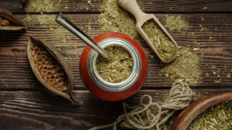 Tomar mate hidrata: ¿mito o realidad? 