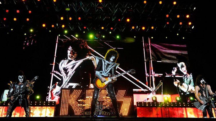 Queen-Kiss: el día que hubo duelo en ambos lados de la grieta