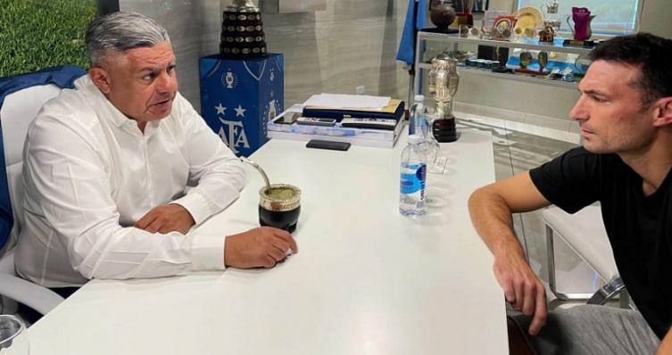 Claudio Tapia y Lionel Scaloni, se reunieron en la AFA