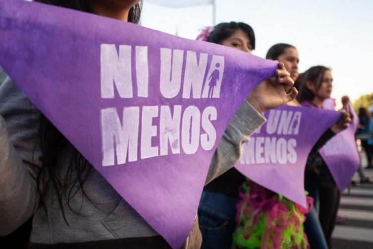 #25N: las mujeres marchan por las calles de la ciudad