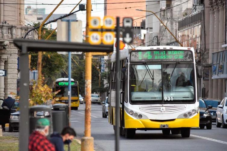 UTA levantó el paro de colectivos previsto para este viernes